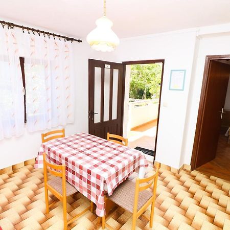 Apartment Beti With Balcony Башка Экстерьер фото