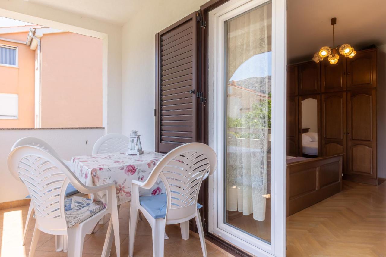 Apartment Beti With Balcony Башка Экстерьер фото