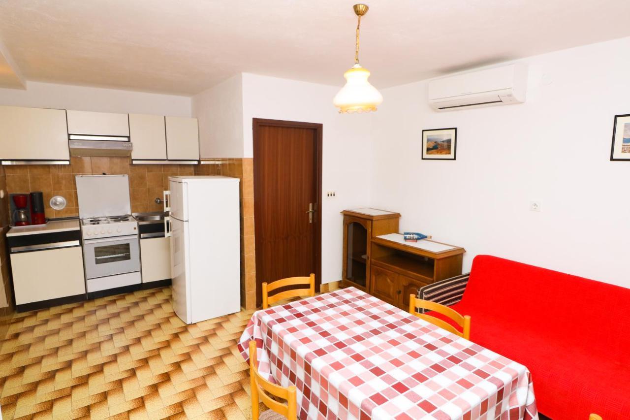 Apartment Beti With Balcony Башка Экстерьер фото