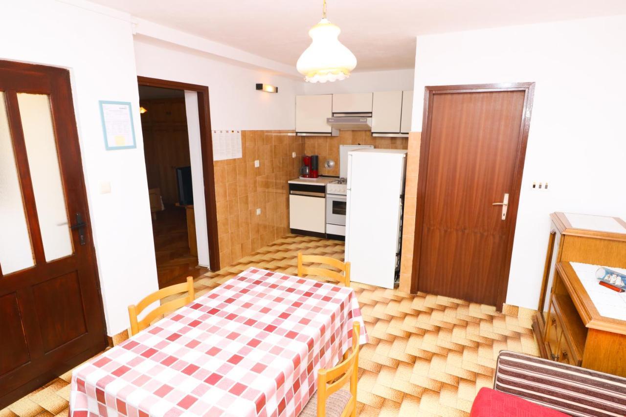 Apartment Beti With Balcony Башка Экстерьер фото